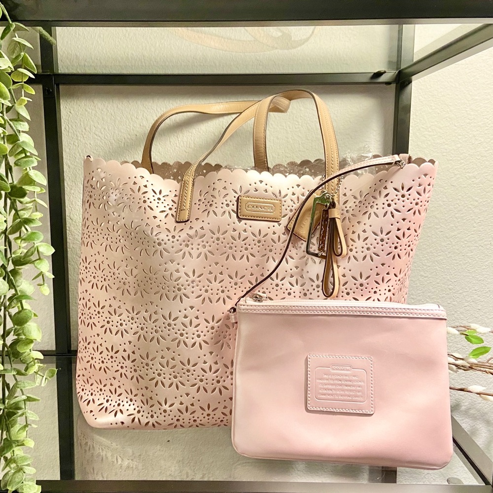 Metro Eyelet Pearl Shell Pink Tote